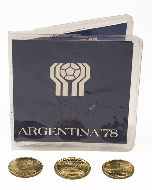 ARGEKM75-76-77(soccer) Argentina 20,50,100 Peso Soccer Set (Mini Album)(U)